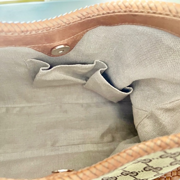 Gucci Hobo Bag Includes Box. - Picture 7 of 10